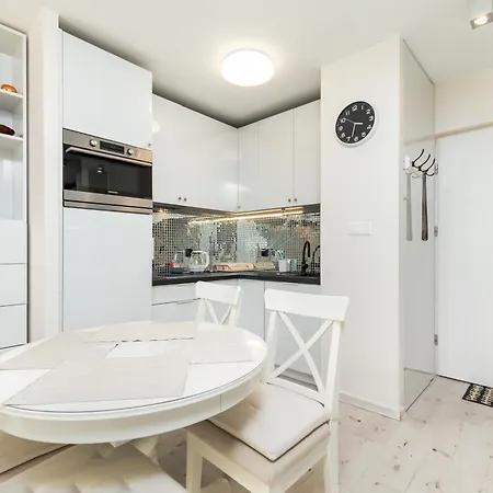 Apartmán Super Centrum Pereca 2 By Homeprime *