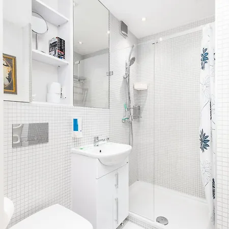 Super Centrum Pereca 2 By Homeprime * Warszawa